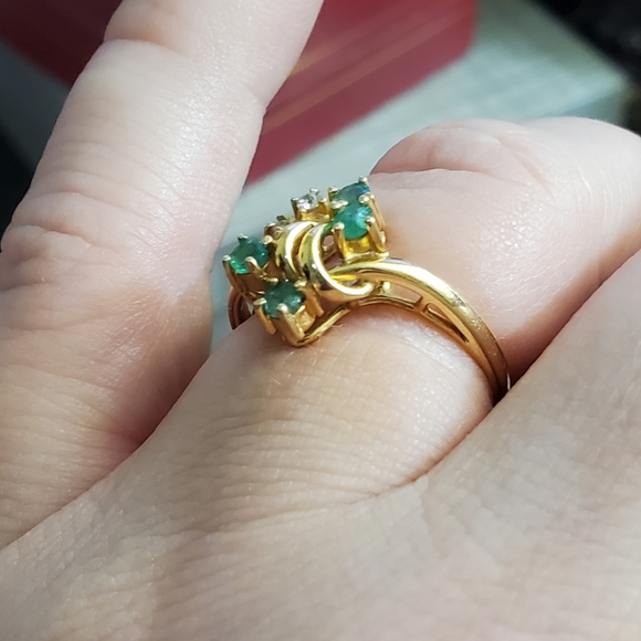 14k emerald & diamond ring size 6 1/4. Stamped 14kP for plumb meaning exactly 14 - Picture 6 of 9